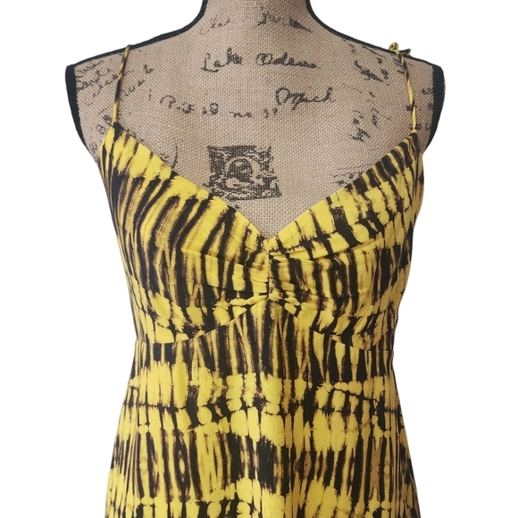 NWT Alice + Olivia Yellow Tie Die Black Sweetheart Ruched Mini Sundress - 12 - Picture 3 of 10